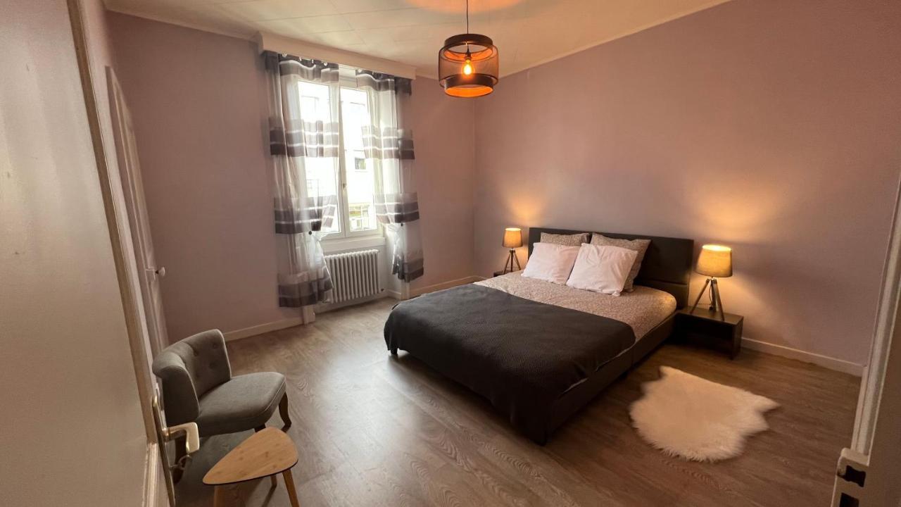 Appartement T4 70M2 - Meuble - Centre Ville - Proche Thermes Lons-le-Saunier Kültér fotó