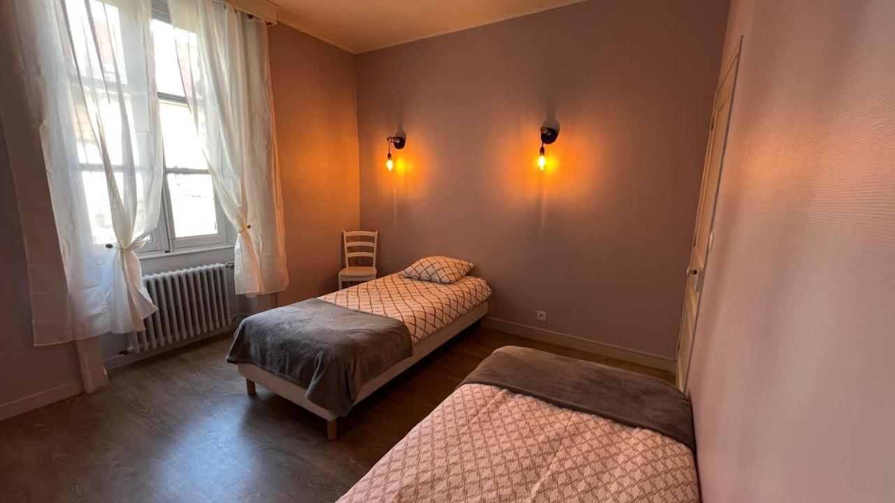 Appartement T4 70M2 - Meuble - Centre Ville - Proche Thermes Lons-le-Saunier Kültér fotó