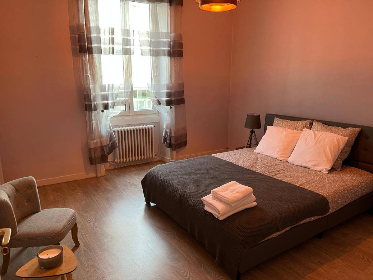 Appartement T4 70M2 - Meuble - Centre Ville - Proche Thermes Lons-le-Saunier Kültér fotó