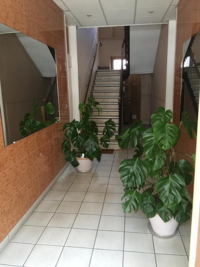 Appartement T4 70M2 - Meuble - Centre Ville - Proche Thermes Lons-le-Saunier Kültér fotó