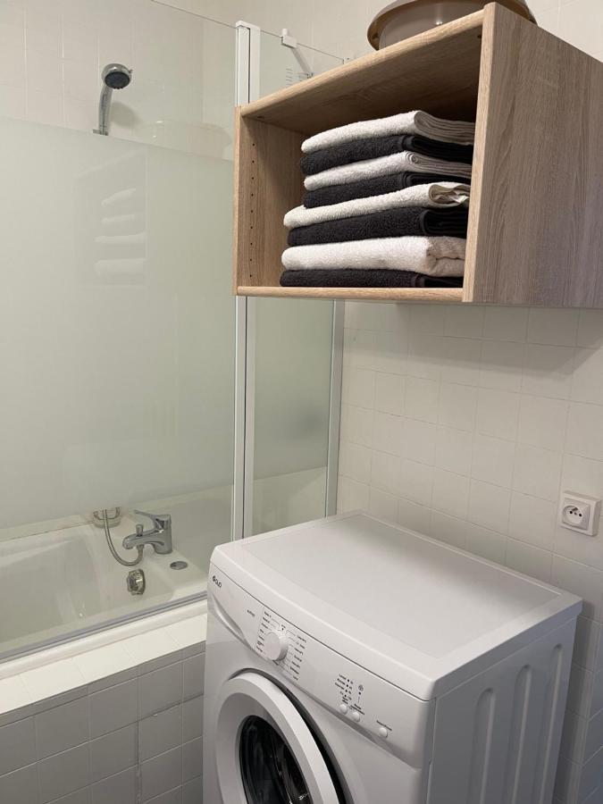 Appartement T4 70M2 - Meuble - Centre Ville - Proche Thermes Lons-le-Saunier Kültér fotó