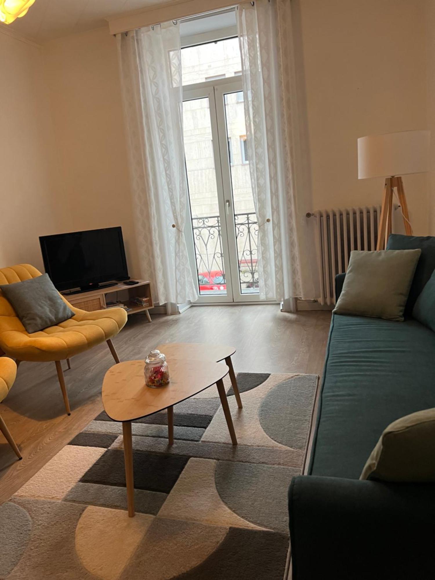 Appartement T4 70M2 - Meuble - Centre Ville - Proche Thermes Lons-le-Saunier Kültér fotó